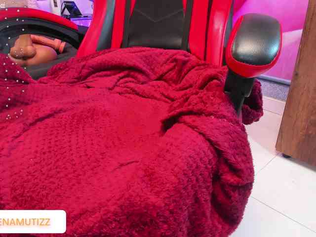 Yelena-mutiz webcam