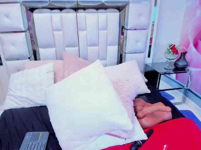 Yelena-mutiz webcam