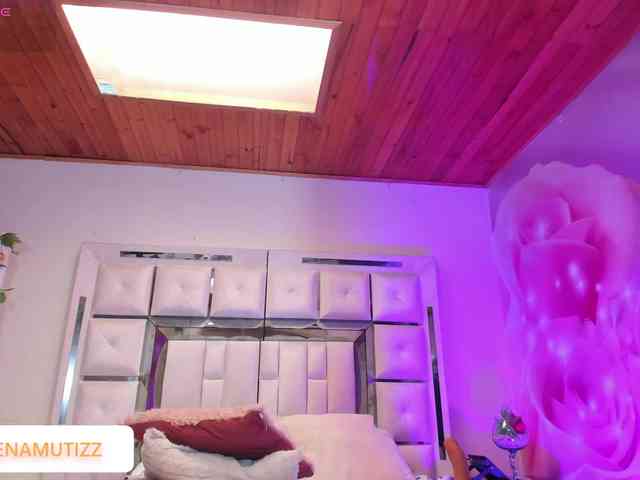 Yelena-mutiz webcam