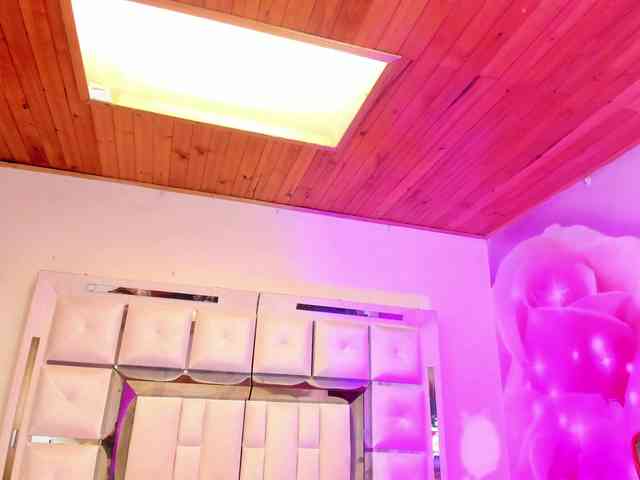 Yelena-mutiz webcam