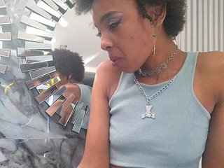 AnnieSanz Porn Show