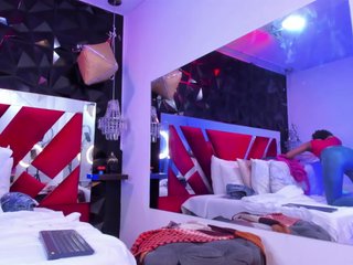 AnnieSanz Porn Show