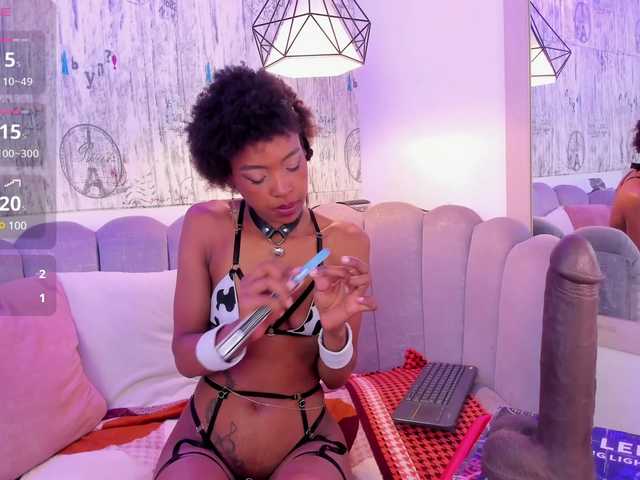  AnnieSanz chat room