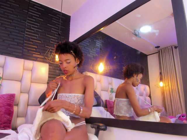 AnnieSanz's BongaCams show and profile