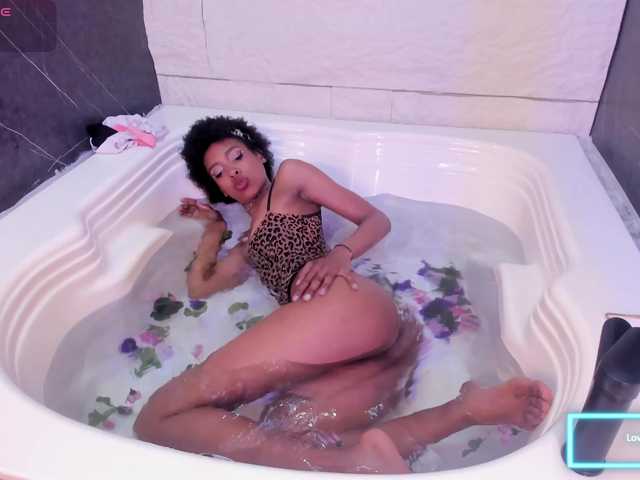 AnnieSanz's BongaCams show and profile