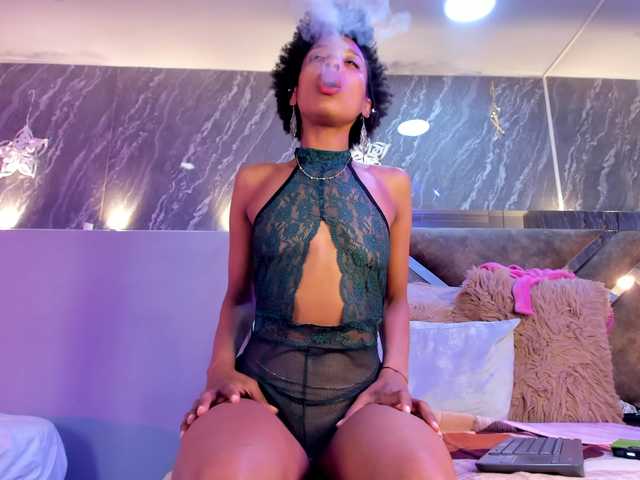 AnnieSanz's BongaCams show and profile