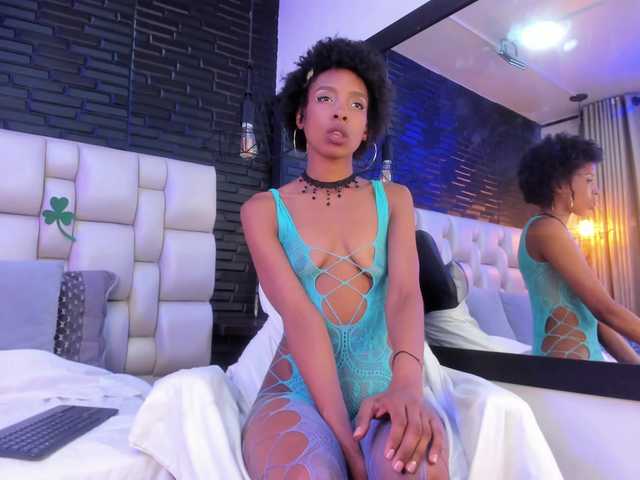 AnnieSanz's BongaCams show and profile