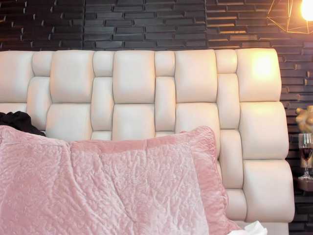 AnnieSanz's BongaCams show and profile