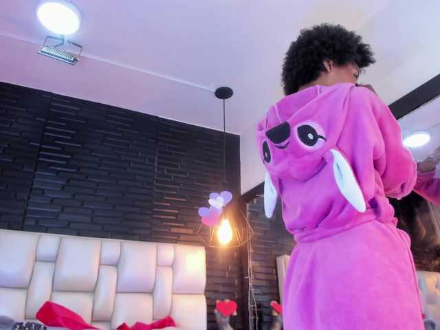 AnnieSanz's BongaCams show and profile