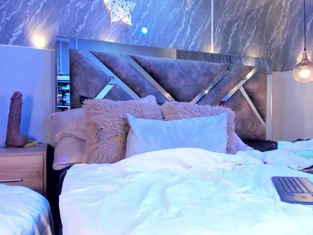 Sex chat with AnnieSanz — Watch free online 18+