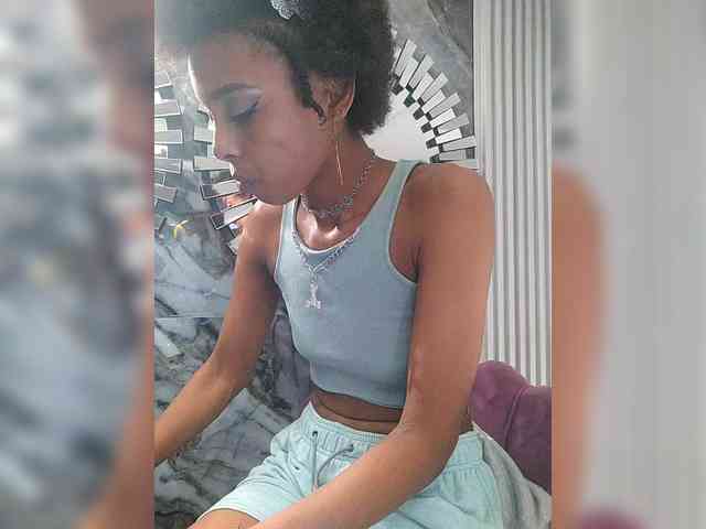 AnnieSanz webcam