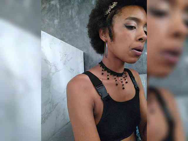AnnieSanz webcam