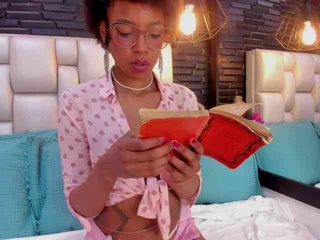 AnnieSanz webcam