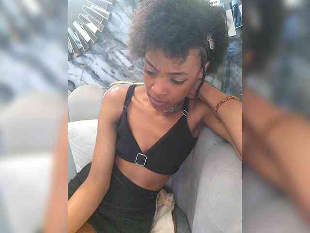 AnnieSanz webcam