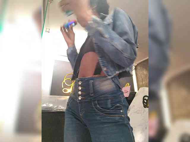AnnieSanz webcam