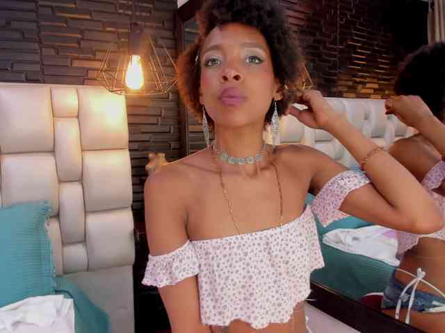 AnnieSanz webcam