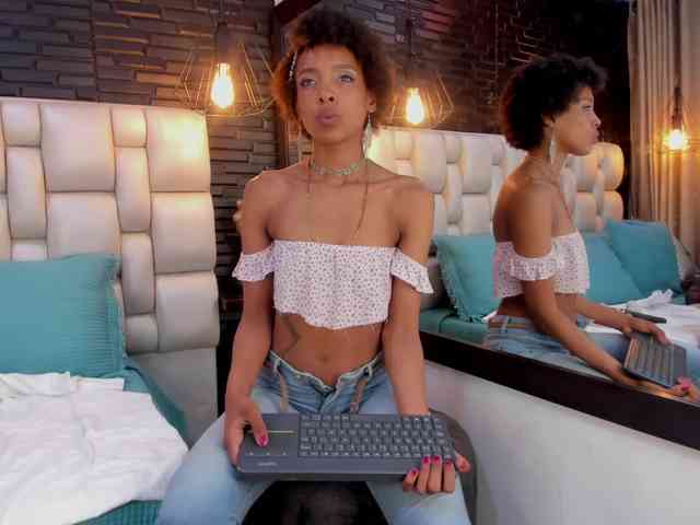AnnieSanz webcam