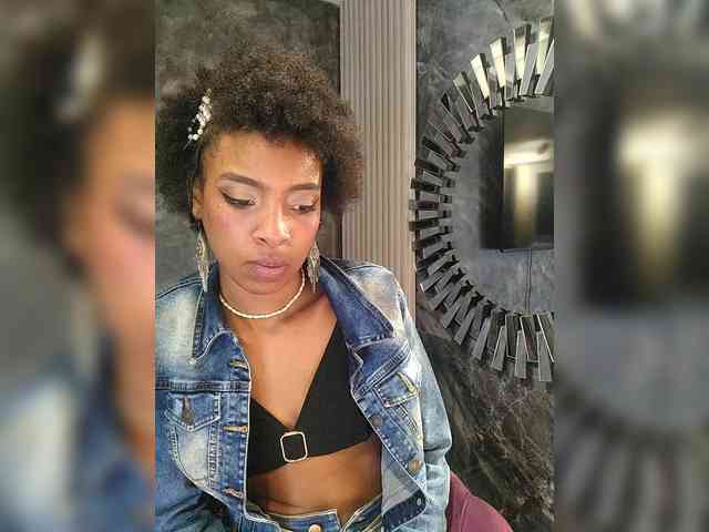 AnnieSanz webcam