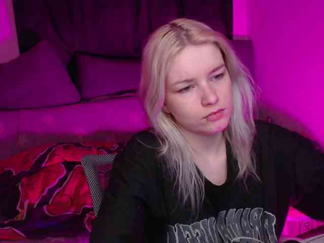 CherryNight666 webcam