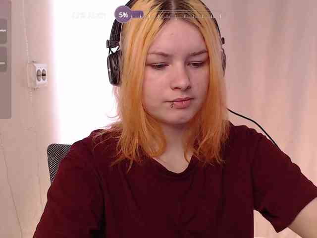 CherryNight666 webcam