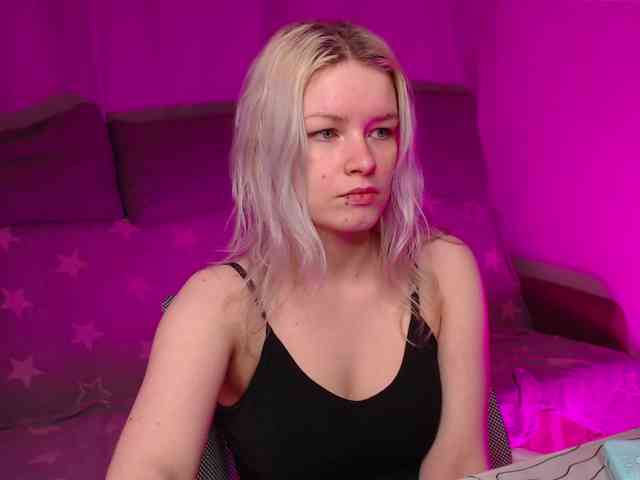 CherryNight666 webcam