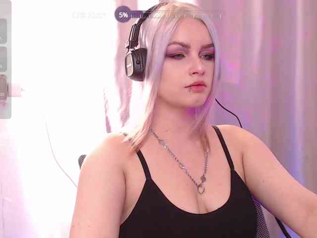CherryNight666 webcam
