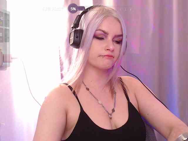 CherryNight666 webcam