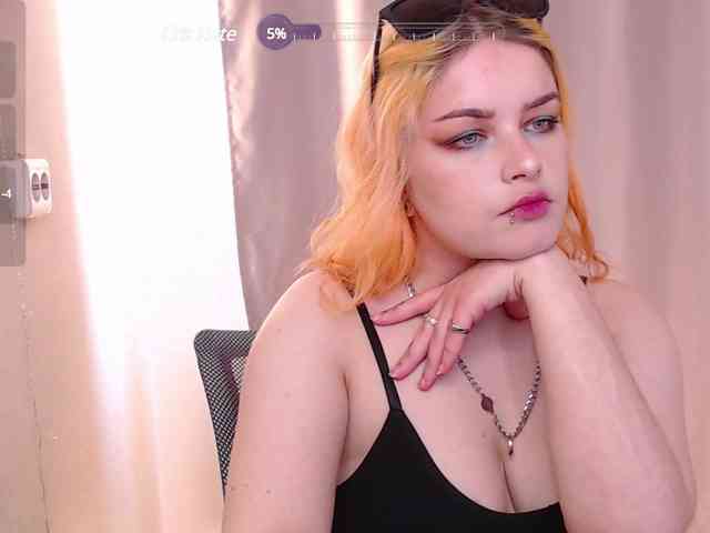 CherryNight666 webcam