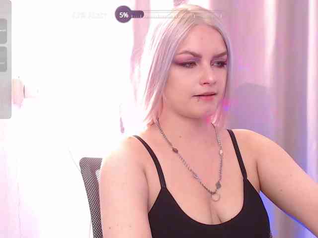 CherryNight666 webcam