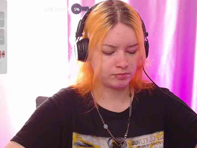 CherryNight666 webcam