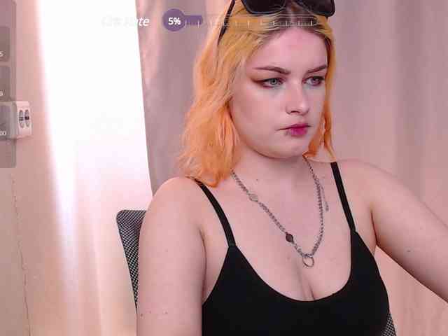 CherryNight666 webcam