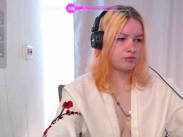 CherryNight666 webcam