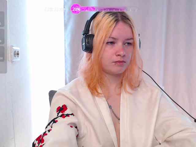 CherryNight666 webcam