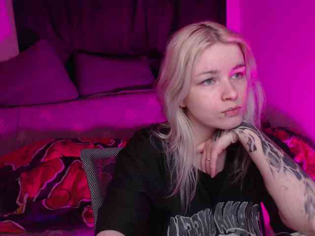 CherryNight666 webcam