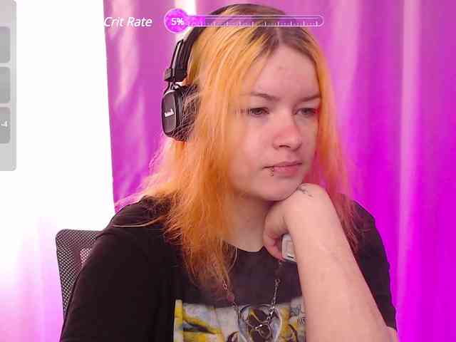 CherryNight666 webcam
