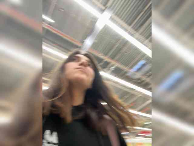 lissazmark2 Live Webcam on BongaCams