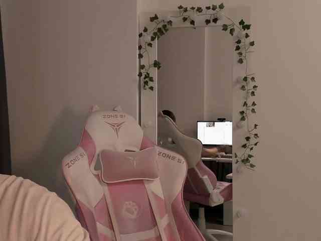 lissazmark2 Live Webcam on BongaCams