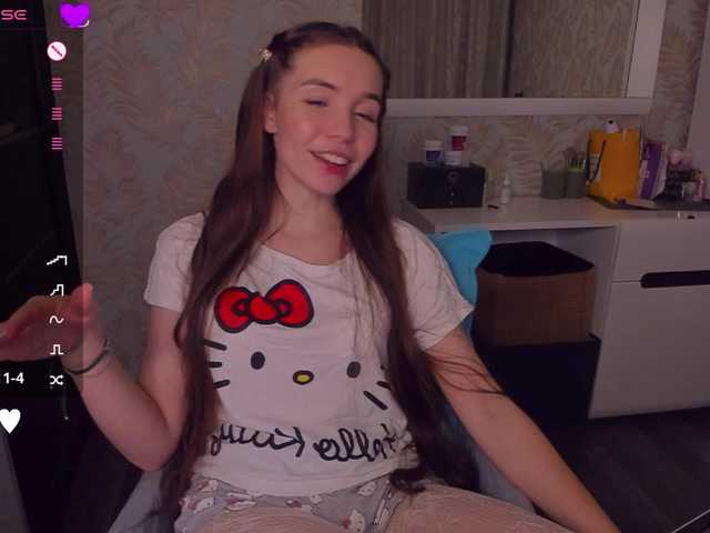 YonaBones's BongaCams show and profile