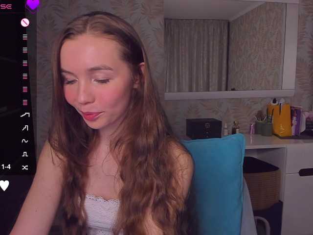 YonaBones's BongaCams show and profile