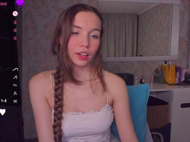 YonaBones's BongaCams show and profile