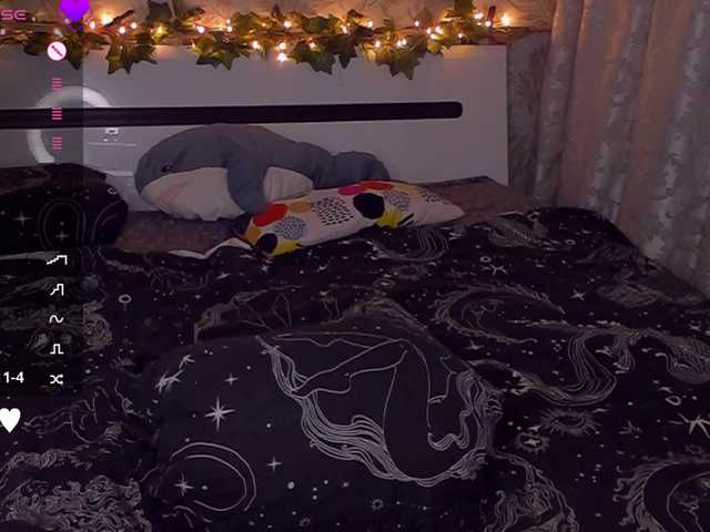 YonaBones's BongaCams show and profile