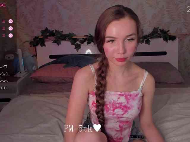 YonaBones webcam