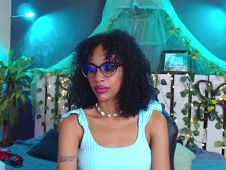 sirena-cacheada's Live Webcam