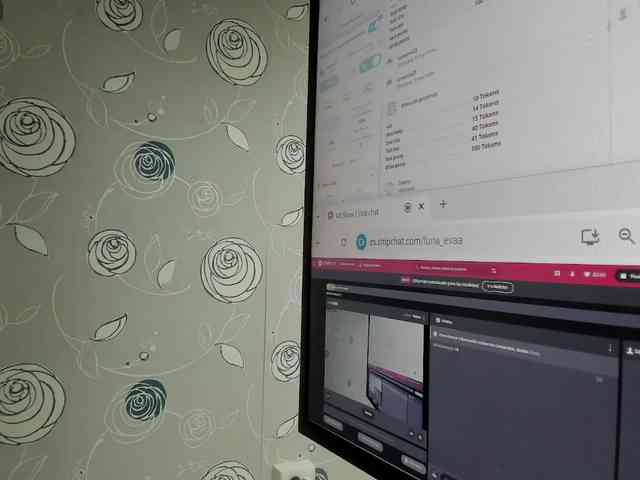 lunaeva23 webcam
