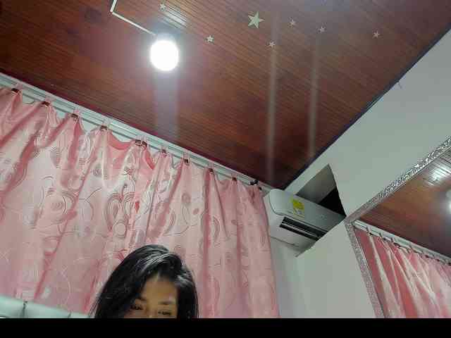 lunaeva23 webcam