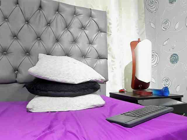 lunaeva23 webcam
