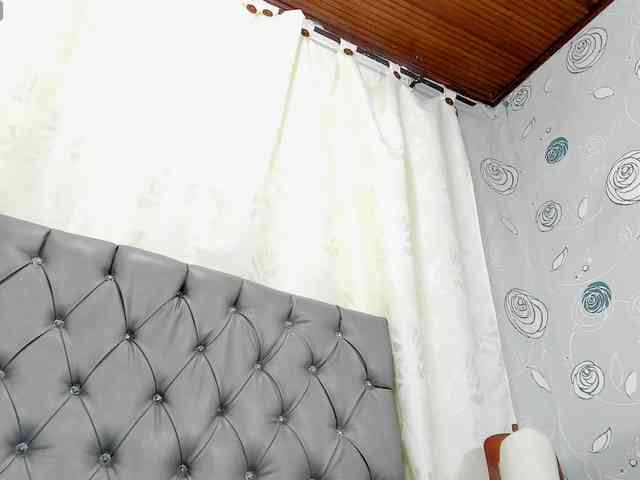 lunaeva23 webcam