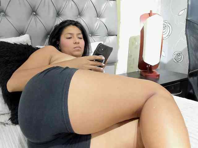 lunaeva23 webcam