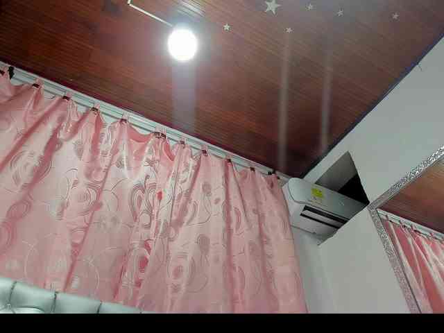 lunaeva23 webcam