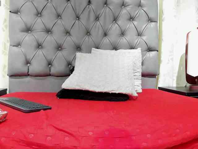 lunaeva23 webcam